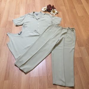 Tommy Bahama 3-piece set. 100% silk.
